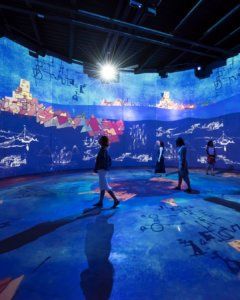 projection d'oeuvres d'art contemporain base sous-marine de bordeaux