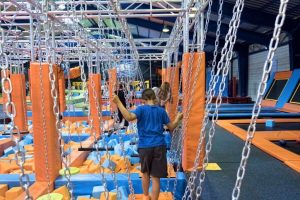 parcours ninja activités enfants parc indoor jump arena bordeaux